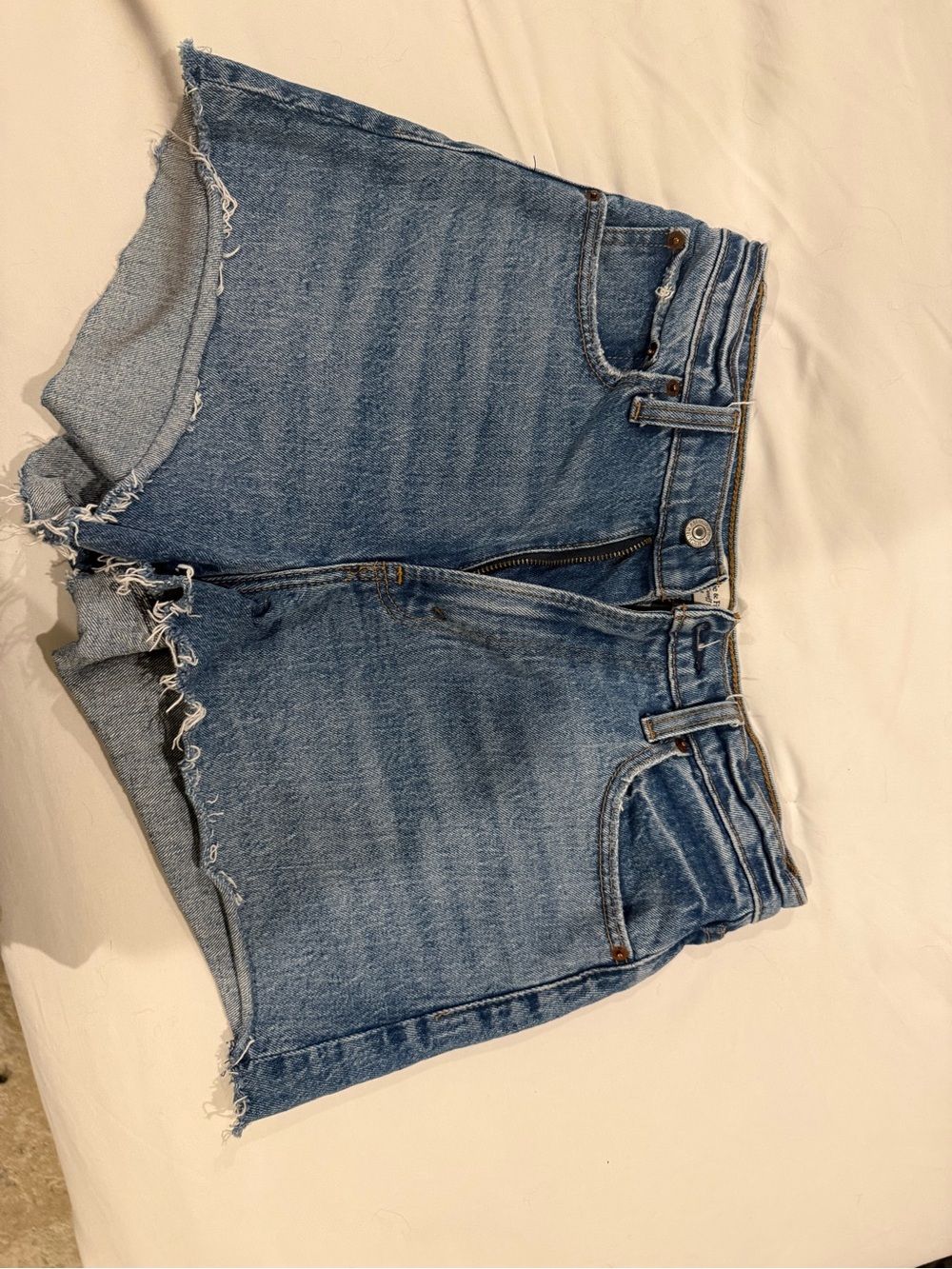 Abercrombie & Fitch Light Blue Denim Cutoff Shorts - NWOT - Sz 4 (27) - Picture 5 of 8